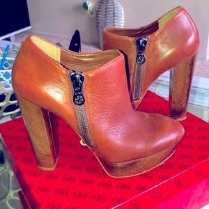 Leather platform Booties